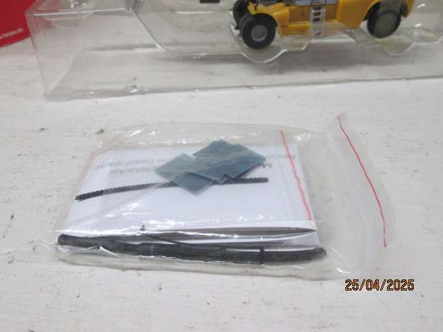 HO SCALE -HERPA - LIEBHERR MOBILE CONTAINER CRANE - BOXED