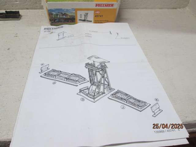 HO SCALE - VOLLMER - SLAG LOADER WITH PIT - BOXED