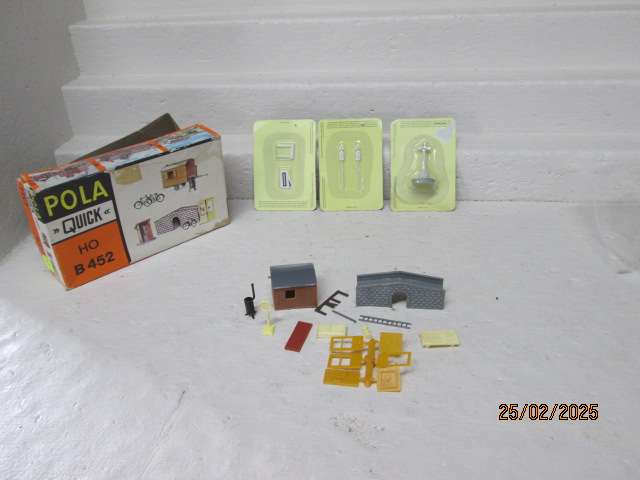 HO SCALE - POLA - RAILWAY SCENERY ACCESSORIES