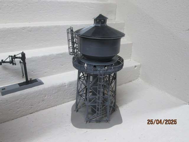 HO SCALE - KIBRI - LARGE WATER TOWER - BOXED