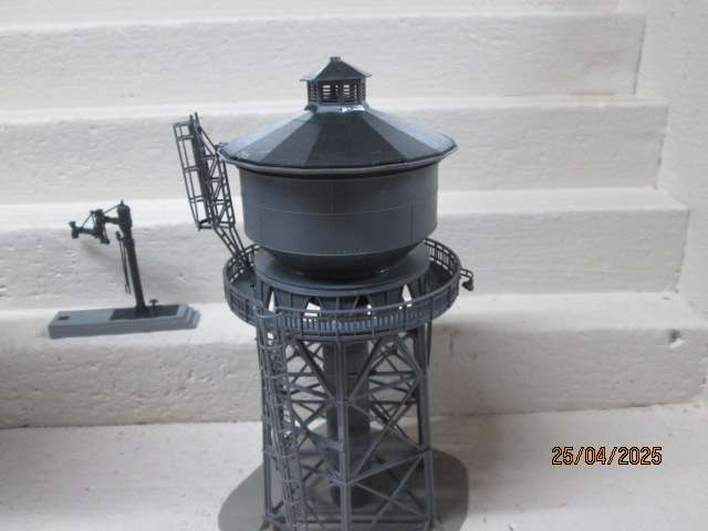 HO SCALE - KIBRI - LARGE WATER TOWER - BOXED