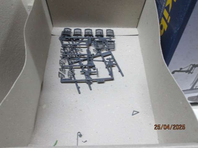 HO SCALE - KIBRI - LARGE WATER TOWER - BOXED