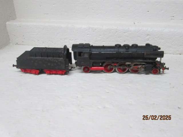 HO SCALE - PIKO - 2-6-2 STEAM LOCOMOTIVE