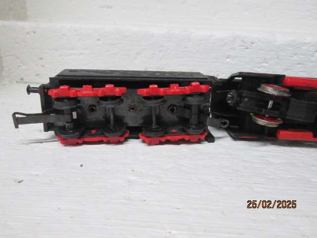 HO SCALE - PIKO - 2-6-2 STEAM LOCOMOTIVE