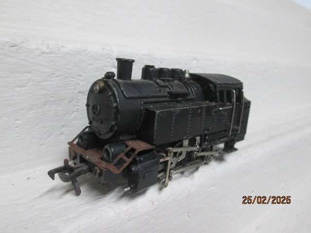 HO SCALE - FLEISCHMANN - 0-6-0 STEAM LOCOMOTIVE