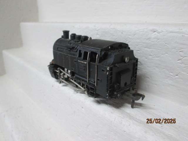 HO SCALE - FLEISCHMANN - 0-6-0 STEAM LOCOMOTIVE