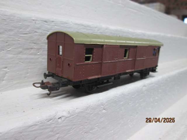 HO SCALE - LIMA - SAR - GUARDS VAN