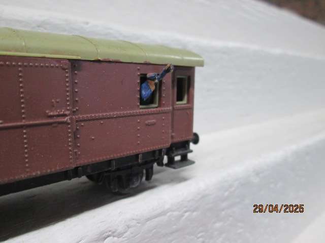 HO SCALE - LIMA - SAR - GUARDS VAN