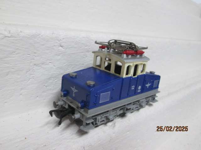 HO SCALE - FLEISCHMANN - BLUE ELECTRIC LOCOMOTIVE