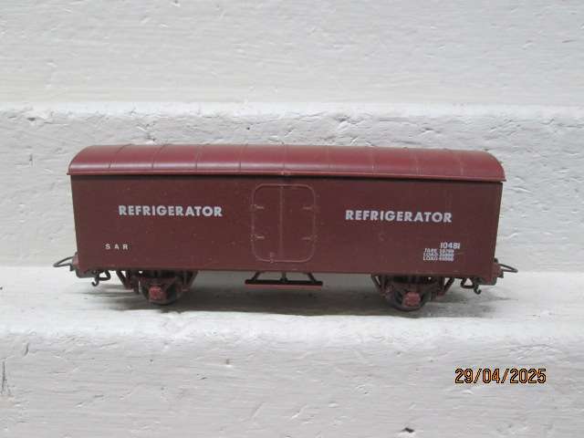 HO SCALE - LIMA - SAR - REFRIDGERATOR BOX CAR