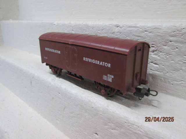 HO SCALE - LIMA - SAR - REFRIDGERATOR BOX CAR
