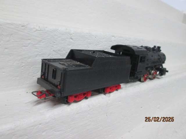 HO SCALE - LIMA - 0-4-0 STEAM LOCOMOTIVE