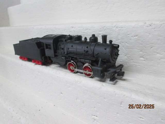 HO SCALE - LIMA - 0-4-0 STEAM LOCOMOTIVE