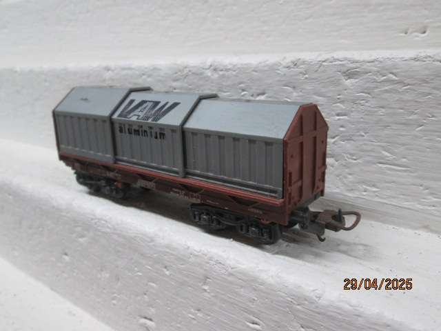 HO SCALE - LIMA - CLOSED HOPPER