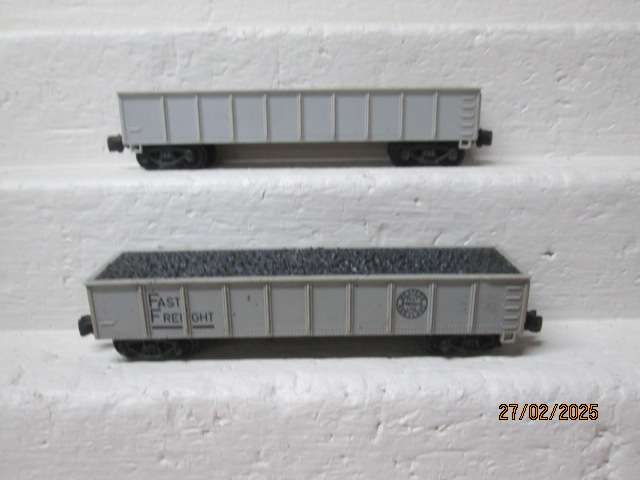 HO SCALE - MARX TOYS - OPEN GOODS WAGON X2