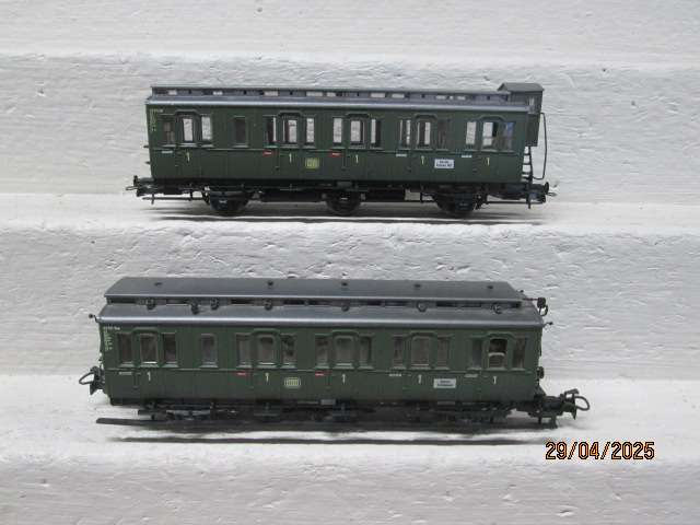 HO SCALE - ROCO - 3-AXLE OLD TIMER PASSENGER DB COACHES - X2
