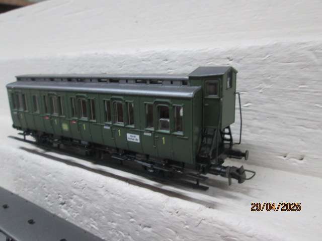 HO SCALE - ROCO - 3-AXLE OLD TIMER PASSENGER DB COACHES - X2