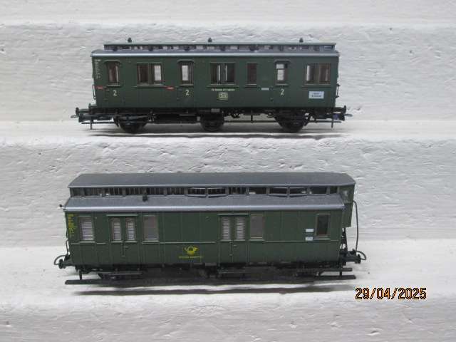 HO SCALE - ROCO - 3-AXLE OLD TIMER PASSENGER DB COACHES -X2