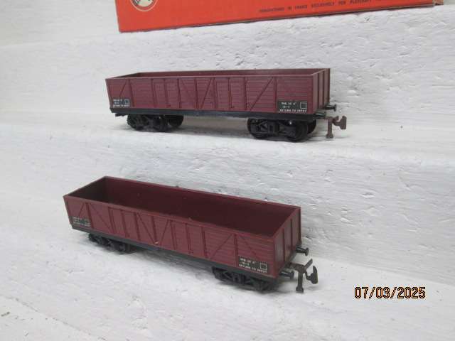 HO SCALE : JOUEF : X2 OPEN GOODS WAGONS - BOXED