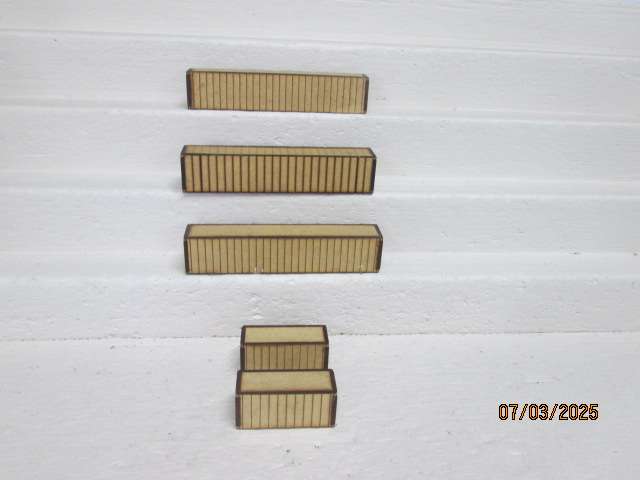 HO SCALE - LAZER CUT CONTAINERS - X5