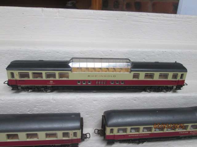 HO SCALE - LIMA - DB RHEINGOLD PASSENGER WAGONS - X5