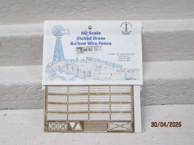 HO SCALE - ETCHED BRASS BARBED WIRE FENCE - BOXED