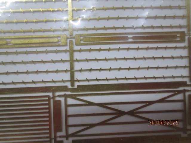 HO SCALE - ETCHED BRASS BARBED WIRE FENCE - BOXED