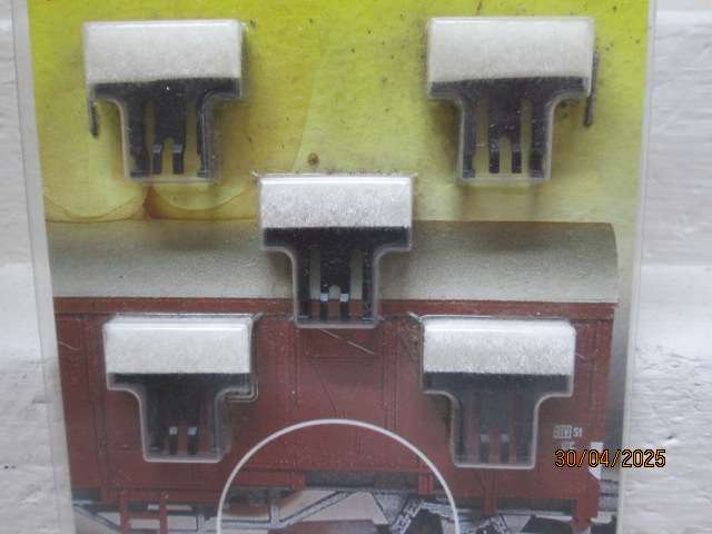 HO SCALE - NOCH - TRACK CLEANING PADS - X5 - BOXED
