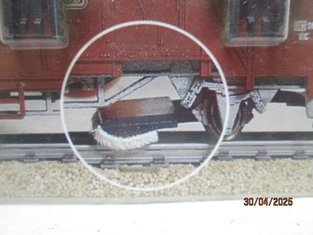 HO SCALE - NOCH - TRACK CLEANING PADS - X5 - BOXED