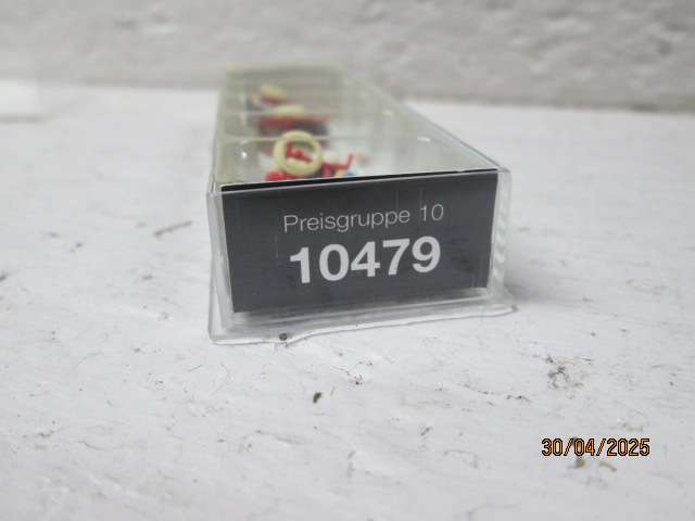 HO SCALE - PREISER - FIRGURINE PATIENTS IN WHEEL CHAIRS WITH CARERS - BOXED