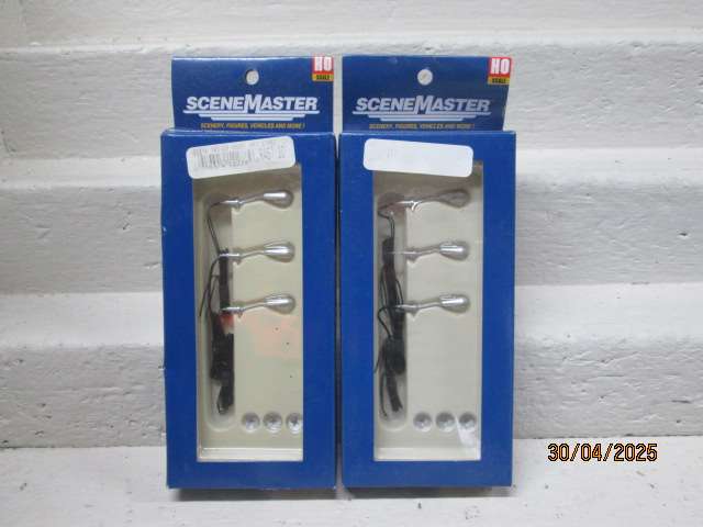 HO SCALE - WALTHERS SCENEMASTER - SHORT ARM STREET LIGHTS - X6 - BOXED
