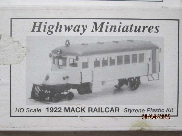 HO / OO SCALE - HIGHWAY MINITURES + PECO VECHILE KITS - BOXED