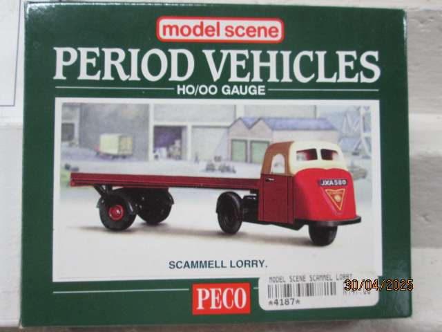 HO / OO SCALE - HIGHWAY MINITURES + PECO VECHILE KITS - BOXED