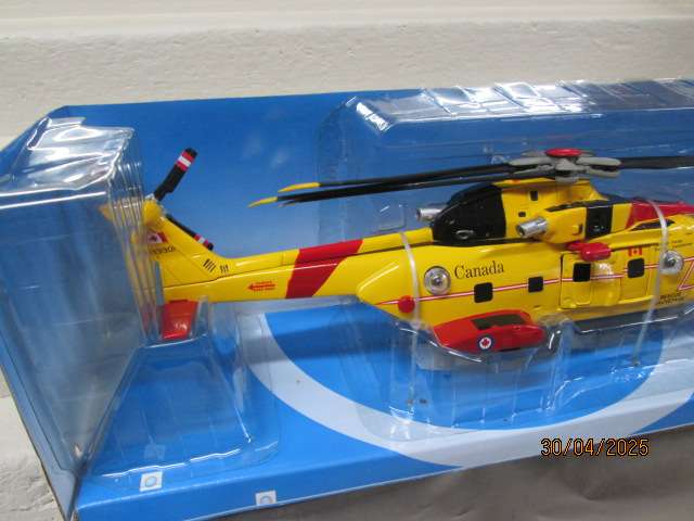 NEWRAY - 1:72 SCALE - AUGUSTA RESCUE HELICOPTER - BOXED