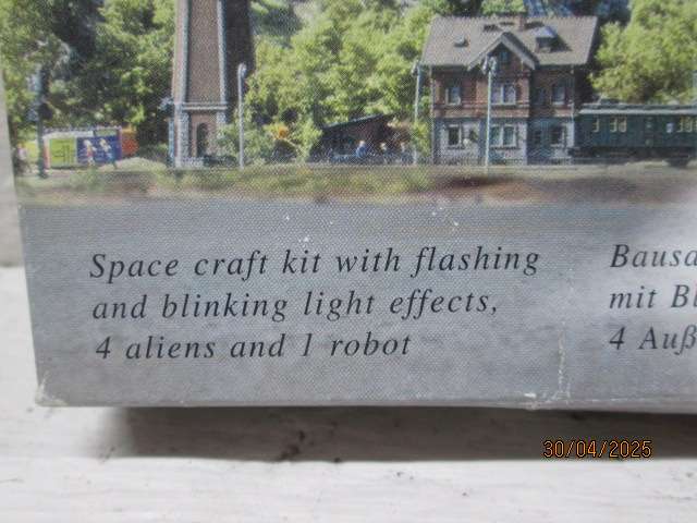 HO SCALE - BUSCH - UFO WITH ELECTRONICS - BOXED
