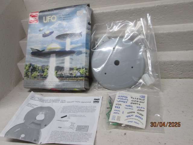 HO SCALE - BUSCH - UFO WITH ELECTRONICS - BOXED