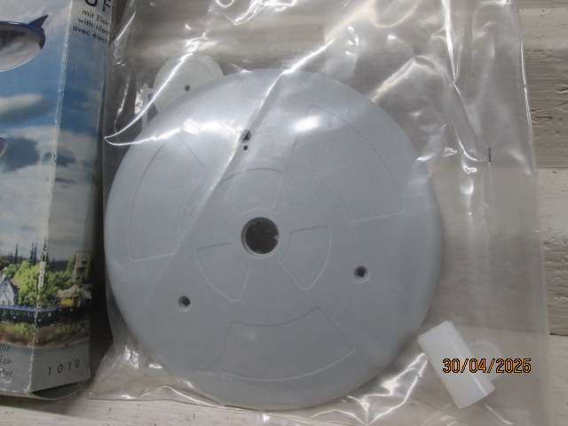 HO SCALE - BUSCH - UFO WITH ELECTRONICS - BOXED