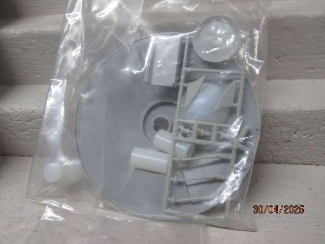 HO SCALE - BUSCH - UFO WITH ELECTRONICS - BOXED