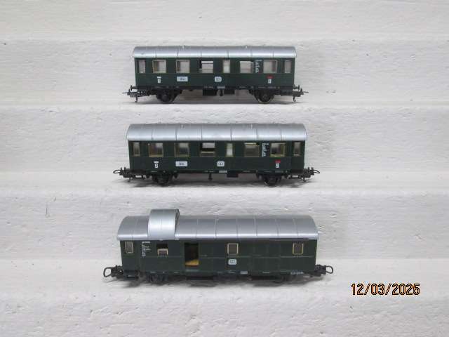 HO SCALE - LIMA - DB DARK GREEN PASSENGER SET