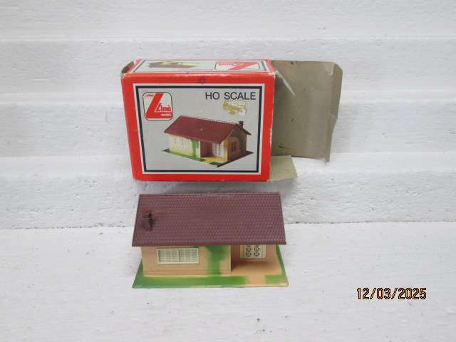 HO SCALE - LIMA - HOUSE - BOXED