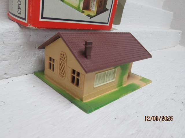 HO SCALE - LIMA - HOUSE - BOXED