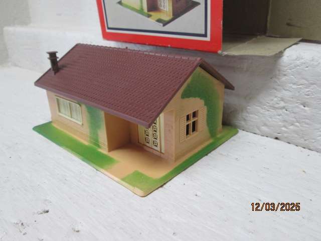 HO SCALE - LIMA - HOUSE - BOXED