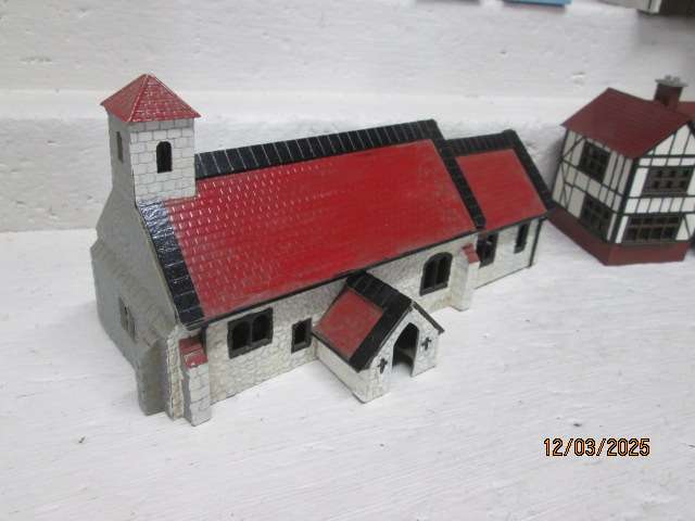 HO/OO SCALE- VARIOUS BUILDINGS - X5