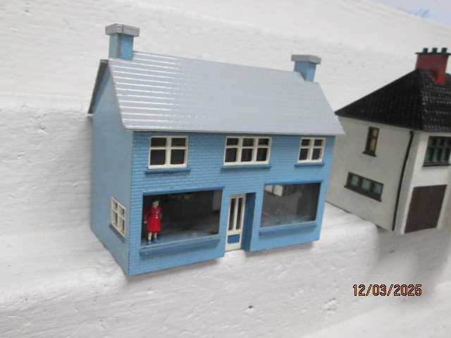 HO/OO SCALE- VARIOUS BUILDINGS - X5