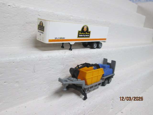 HO SCALE - ROAD TRAILERS - X2