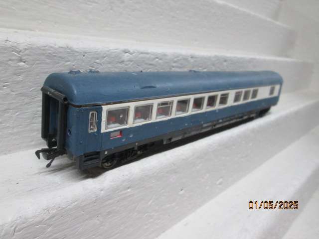 HO SCALE - FLEISCHMANN - BLUE DINING CAR COACH
