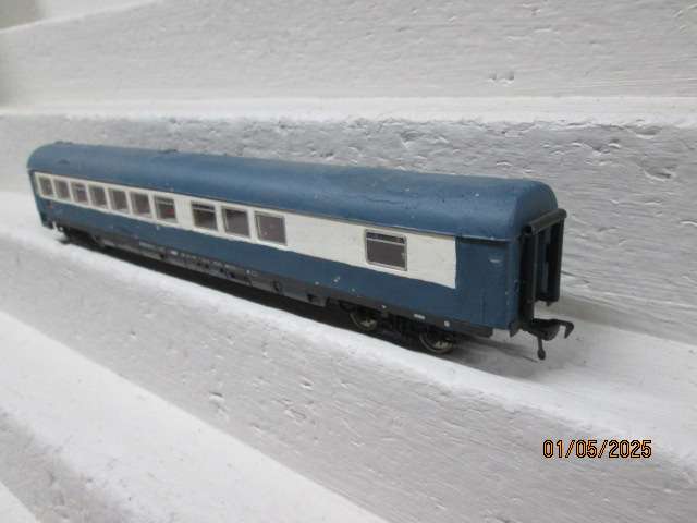 HO SCALE - FLEISCHMANN - BLUE DINING CAR COACH
