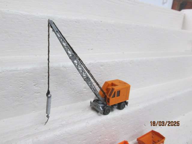 HO SCALE - WIKING - CONSTRUCTION CRANE + UNIMOG