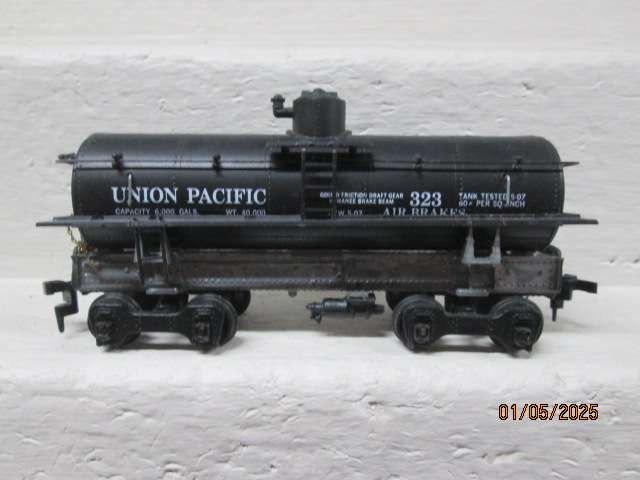 HO SCALE - ROUNDHOUSE - X2 OLD TIMER 28 FOOT TANK CAR WAGONS - BOXED