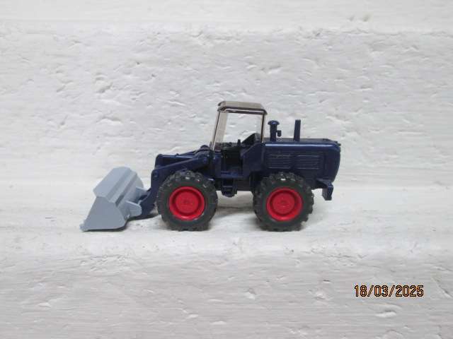 HO SCALE - WIKING - BLUE BULLDOZER